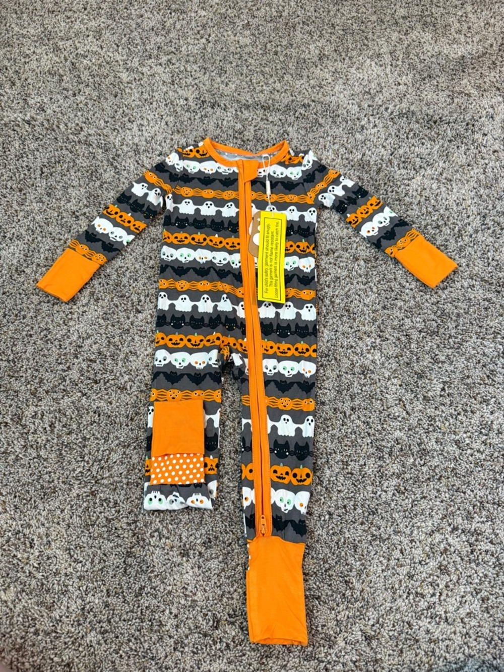 NWT Angel Dear Glow In The Dark Convertible Romper Halloween Paper Garland 6-12M